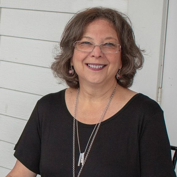 Meet your Posher, Amy - Picture 1 of 1